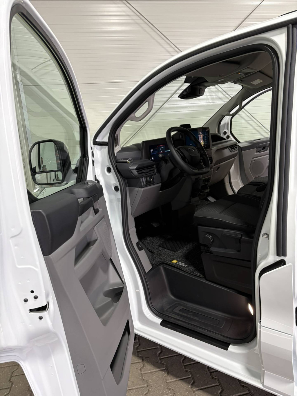 Ford E-Transit Cust. 340 L2H1 71 kWh 136Pk Dubbele schuifdeur VVB501 Prijs zoals getoond 18
