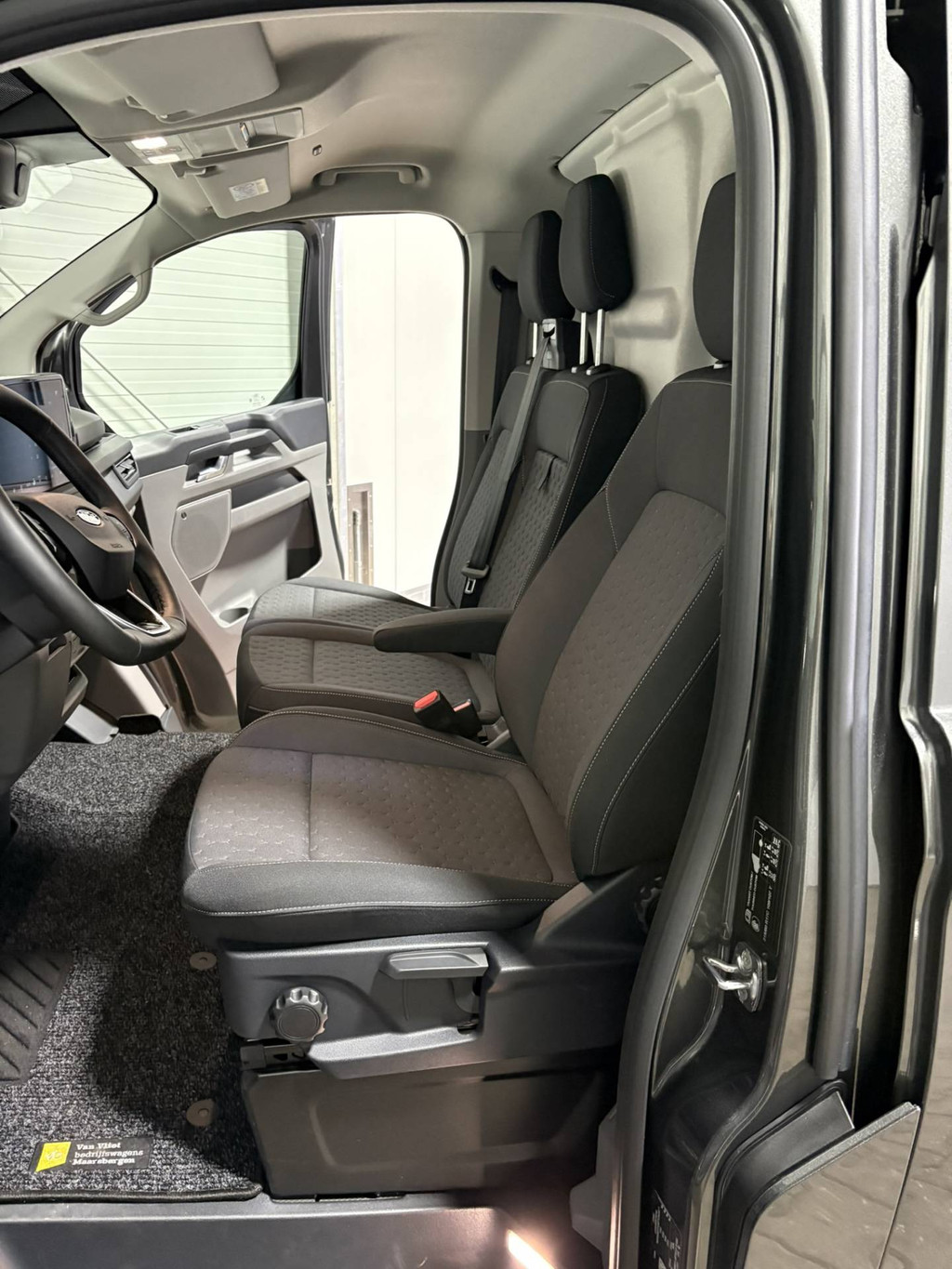 Ford E-Transit Cust. 340 L2H1 Limited 71 kWh 218Pk Dubbele schuifdeur VVB499 Prijs zoals getoond 18