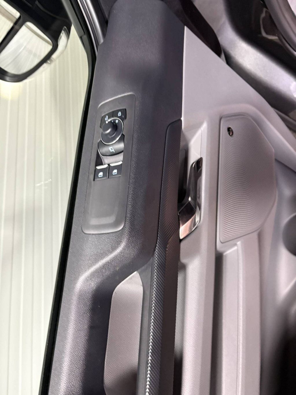 Ford E-Transit Cust. 340 L2H1 Limited 71 kWh 218Pk Dubbele schuifdeur VVB499 Prijs zoals getoond 19