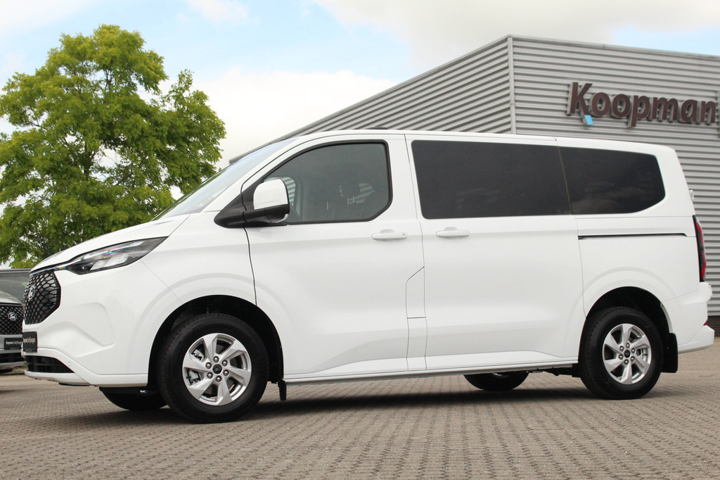 Ford E-Transit Custom 320 L1H1 Kombi | 9 persoons | Limited | 71kWh | 100kW/136pk | Trekgewicht 2300kg | Camera | Carplay/Android | Cruise | Lease 771,- p/m 16