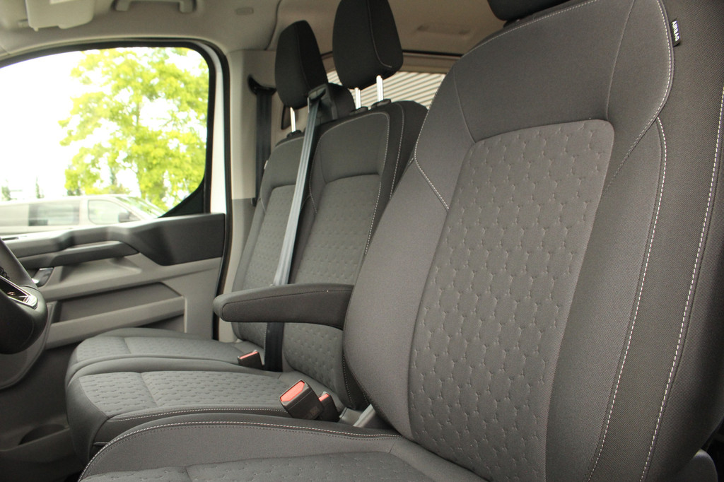 Ford E-Transit Custom 320 L1H1 Kombi | 9 persoons | Limited | 71kWh | 100kW/136pk | Trekgewicht 2300kg | Camera | Carplay/Android | Cruise | Lease 771,- p/m 18