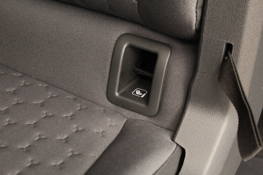 Ford E-Transit Custom 320 L1H1 Kombi | 9 persoons | Limited | 71kWh | 100kW/136pk | Trekgewicht 2300kg | Camera | Carplay/Android | Cruise | Lease 771,- p/m 21
