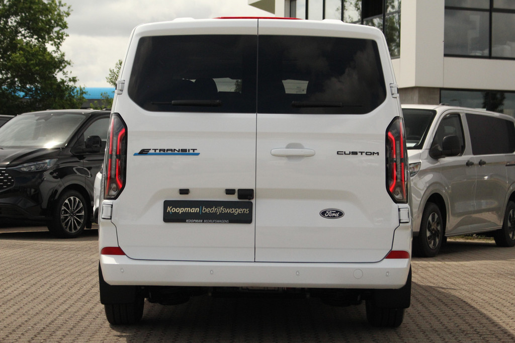 Ford E-Transit Custom 320 L1H1 Kombi | 9 persoons | Limited | 71kWh | 100kW/136pk | Trekgewicht 2300kg | Camera | Carplay/Android | Cruise | Lease 771,- p/m 8