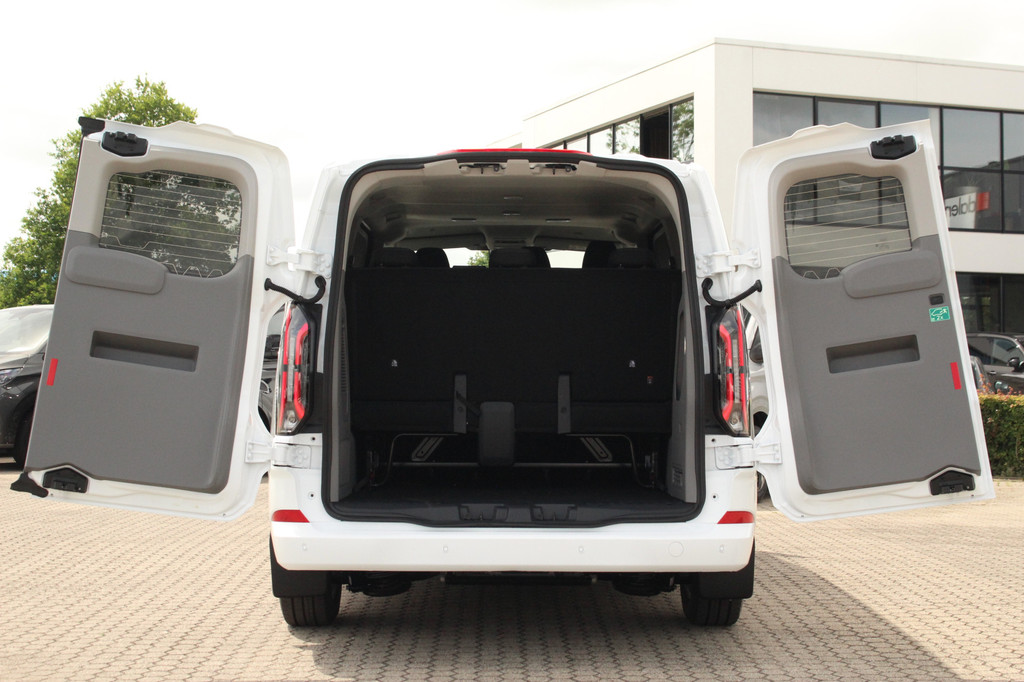Ford E-Transit Custom 320 L1H1 Kombi | 9 persoons | Limited | 71kWh | 100kW/136pk | Trekgewicht 2300kg | Camera | Carplay/Android | Cruise | Lease 771,- p/m 9