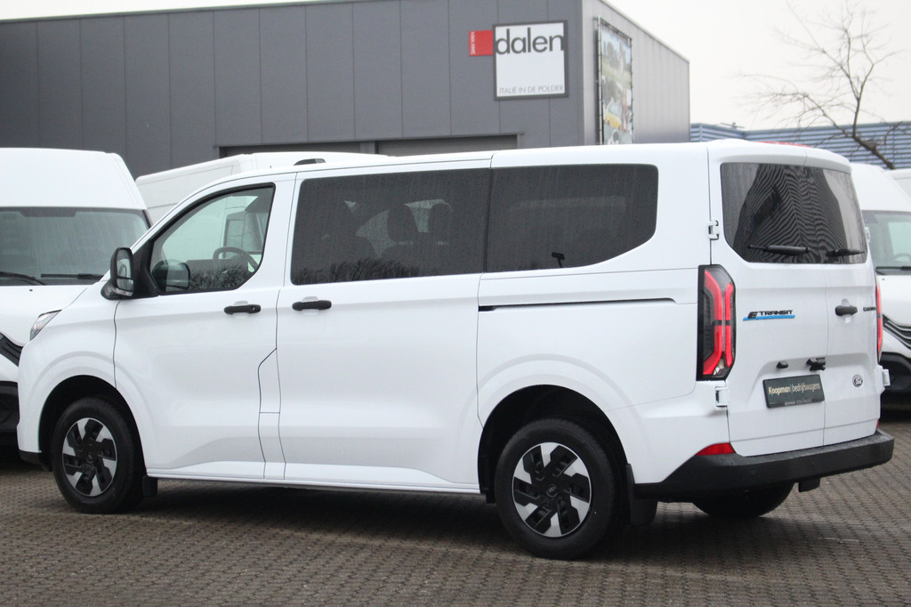Ford E-Transit Custom 320 L1H1 Kombi | 9 persoons | Trend | 65kWh | 160kW/218pk | Trekgewicht 2300kg | Camera | Carplay/Android | Cruise | Lease 806,- p/m 16