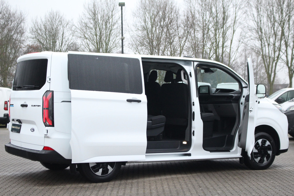 Ford E-Transit Custom 320 L1H1 Kombi | 9 persoons | Trend | 65kWh | 160kW/218pk | Trekgewicht 2300kg | Camera | Carplay/Android | Cruise | Lease 806,- p/m 7
