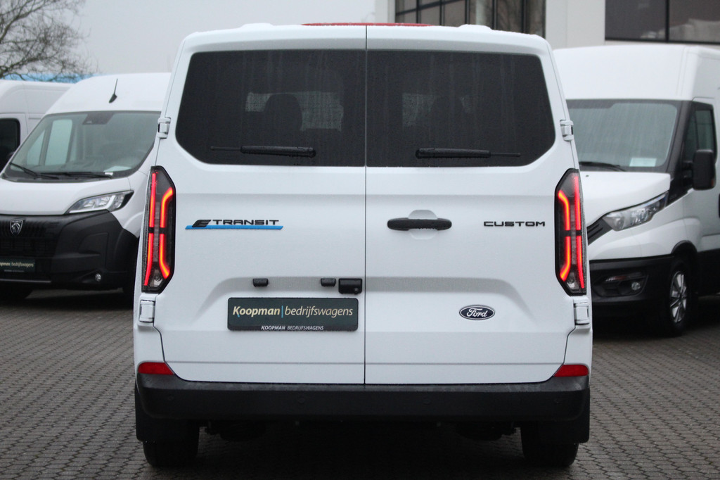 Ford E-Transit Custom 320 L1H1 Kombi | 9 persoons | Trend | 65kWh | 160kW/218pk | Trekgewicht 2300kg | Camera | Carplay/Android | Cruise | Lease 806,- p/m 8