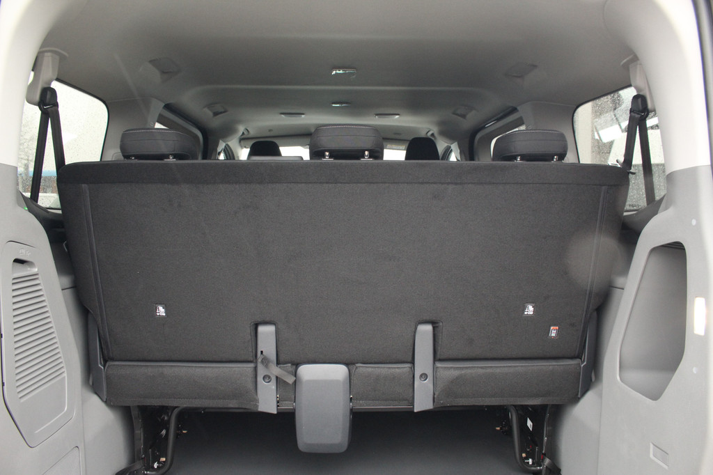 Ford E-Transit Custom 320 L1H1 Kombi | 9 persoons | Trend | 65kWh | 160kW/218pk | Trekgewicht 2300kg | Camera | Carplay/Android | Cruise | Lease 824,- p/m 10
