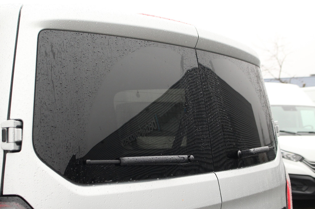 Ford E-Transit Custom 320 L1H1 Kombi | 9 persoons | Trend | 65kWh | 160kW/218pk | Trekgewicht 2300kg | Camera | Carplay/Android | Cruise | Lease 824,- p/m 15