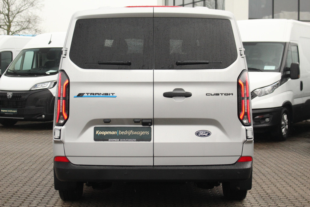 Ford E-Transit Custom 320 L1H1 Kombi | 9 persoons | Trend | 65kWh | 160kW/218pk | Trekgewicht 2300kg | Camera | Carplay/Android | Cruise | Lease 824,- p/m 8