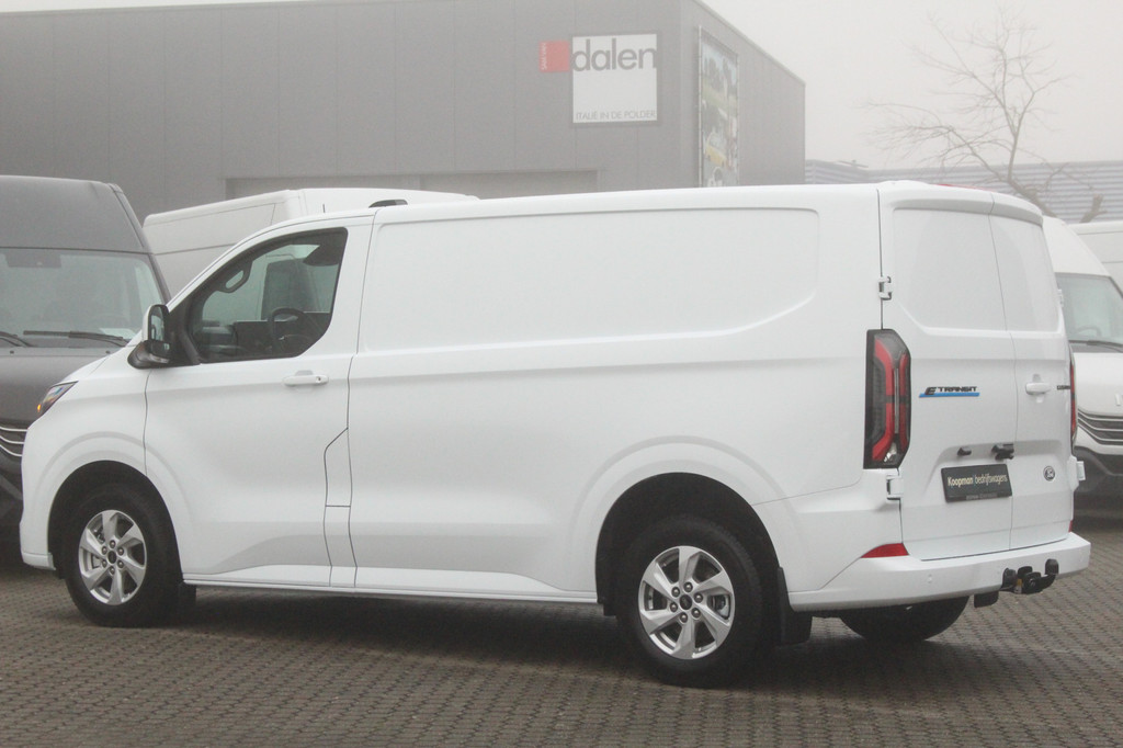 Ford E-Transit Custom 320 L1H1 Limited | 65kWh | 160kW/218pk | Pro Power | Camera | Carplay/Android | Cruise | Lease 681,- p/m 14