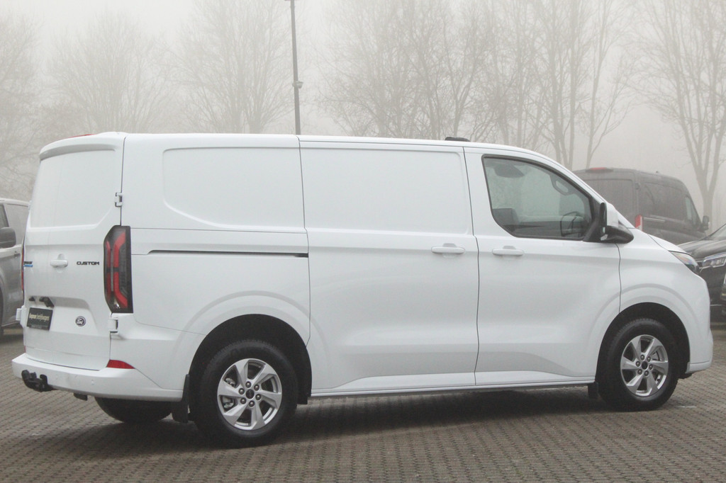 Ford E-Transit Custom 320 L1H1 Limited | 65kWh | 160kW/218pk | Pro Power | Camera | Carplay/Android | Cruise | Lease 681,- p/m 6