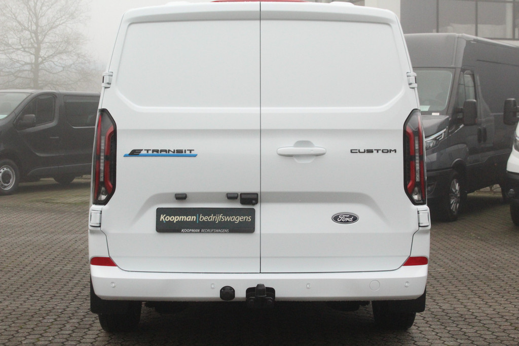 Ford E-Transit Custom 320 L1H1 Limited | 65kWh | 160kW/218pk | Pro Power | Camera | Carplay/Android | Cruise | Lease 681,- p/m 8