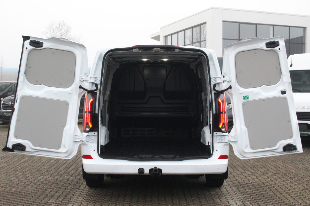 Ford E-Transit Custom 320 L1H1 Limited | 65kWh | 160kW/218pk | Pro Power | Camera | Carplay/Android | Cruise | Lease 681,- p/m 8