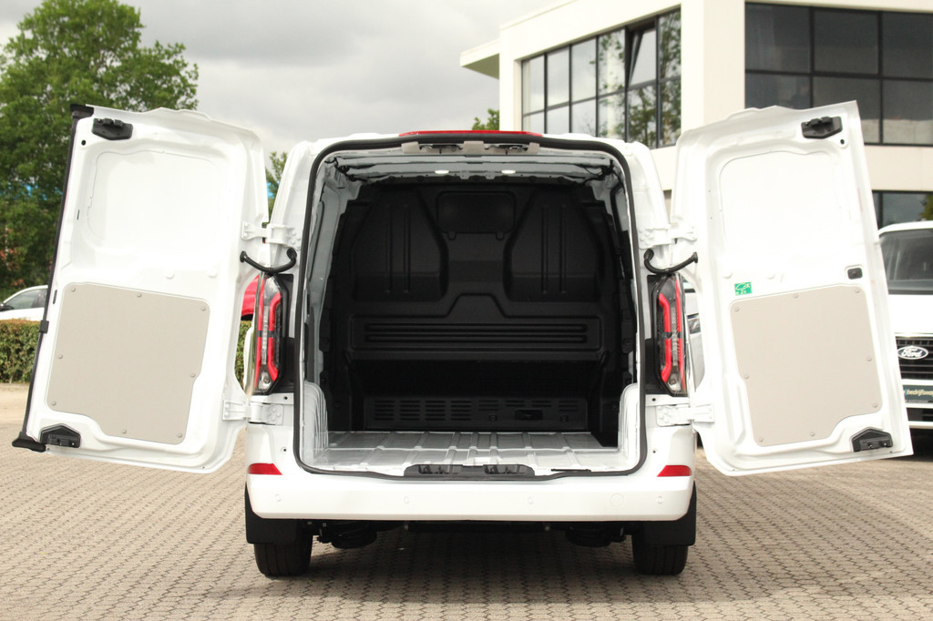 Ford E-Transit Custom 320 L1H1 Limited | 71kWh | 160kW/218pk | Trekgewicht 2300kg | Camera | Carplay/Android | Cruise | Lease 699,- p/m 9