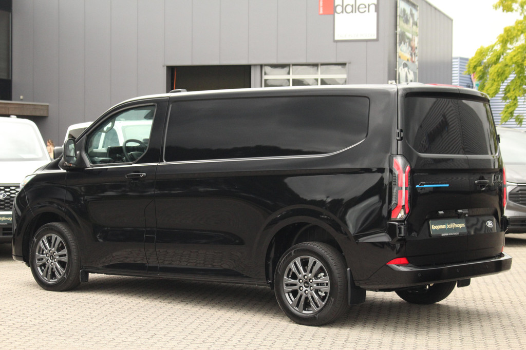 Ford E-Transit Custom 320 L1H1 Limited | 71kWh | 160kW/218pk | Trekgewicht 2300kg | Camera | Carplay/Android | Cruise | Lease 717,- p/m 12