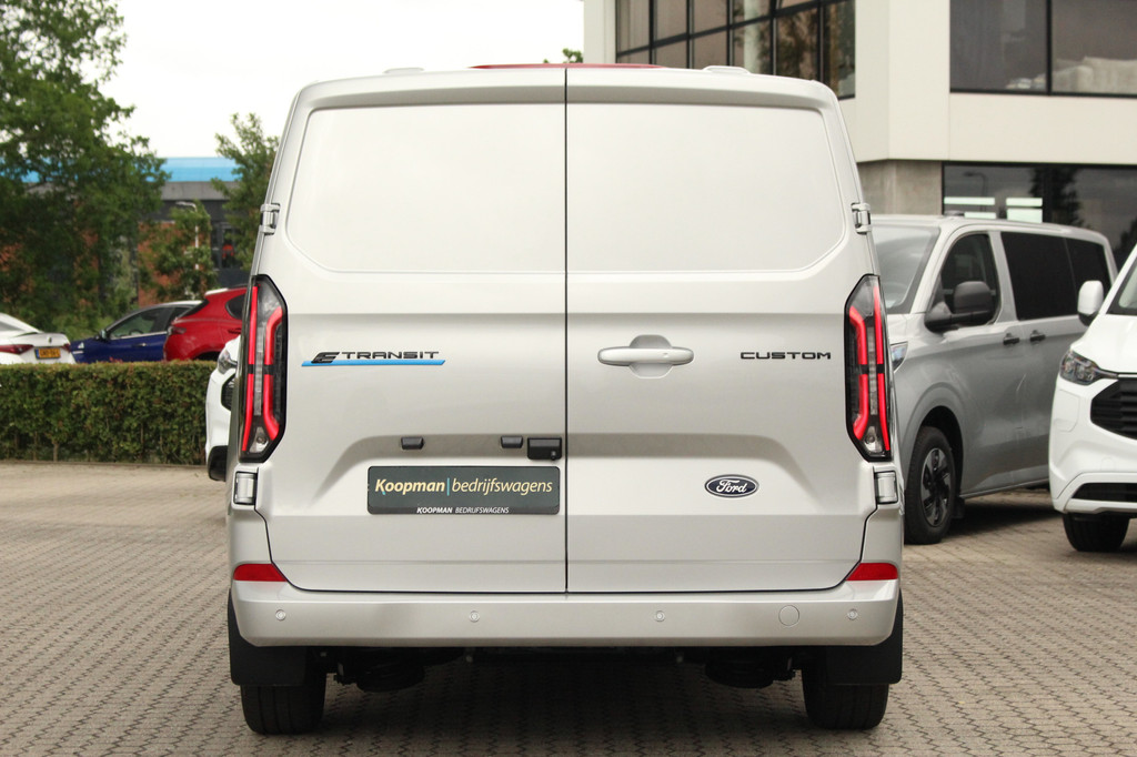 Ford E-Transit Custom 320 L1H1 Limited | 71kWh | 160kW/218pk | Trekgewicht 2300kg | Camera | Carplay/Android | Cruise | Lease 717,- p/m 8