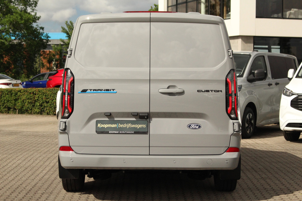 Ford E-Transit Custom 320 L1H1 Limited | 71kWh | 160kW/218pk | Trekgewicht 2300kg | Camera | Carplay/Android | Cruise | Lease 717,- p/m 8