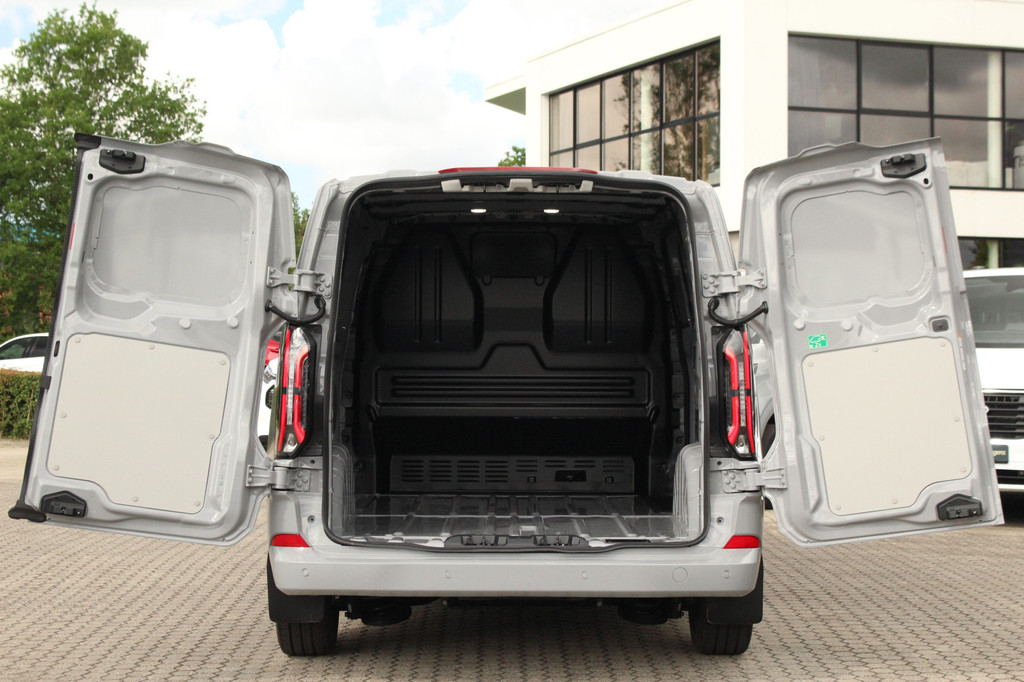 Ford E-Transit Custom 320 L1H1 Limited | 71kWh | 160kW/218pk | Trekgewicht 2300kg | Camera | Carplay/Android | Cruise | Lease 717,- p/m 9