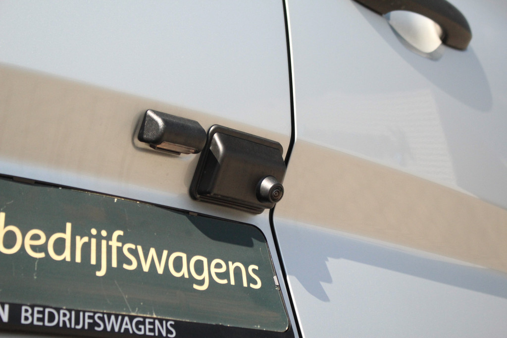 Ford E-Transit Custom 320 L1H1 Trend | 71 kWh | 160kW/218pk | Stoelverwarming | Camera | Carplay/Android | Cruise | Lease 681,- p/m 10
