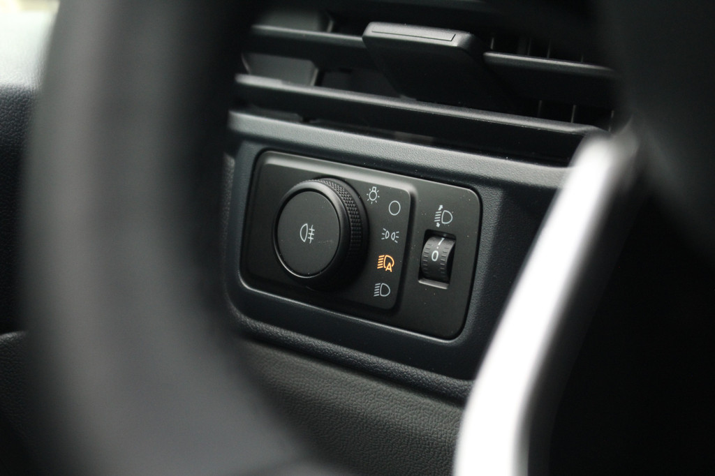 Ford E-Transit Custom 320 L1H1 Trend | 71 kWh | 160kW/218pk | Stoelverwarming | Camera | Carplay/Android | Cruise | Lease 681,- p/m 19