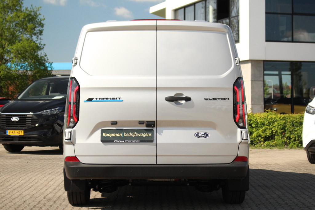 Ford E-Transit Custom 320 L1H1 Trend | 71 kWh | 160kW/218pk | Stoelverwarming | Camera | Carplay/Android | Cruise | Lease 681,- p/m 7