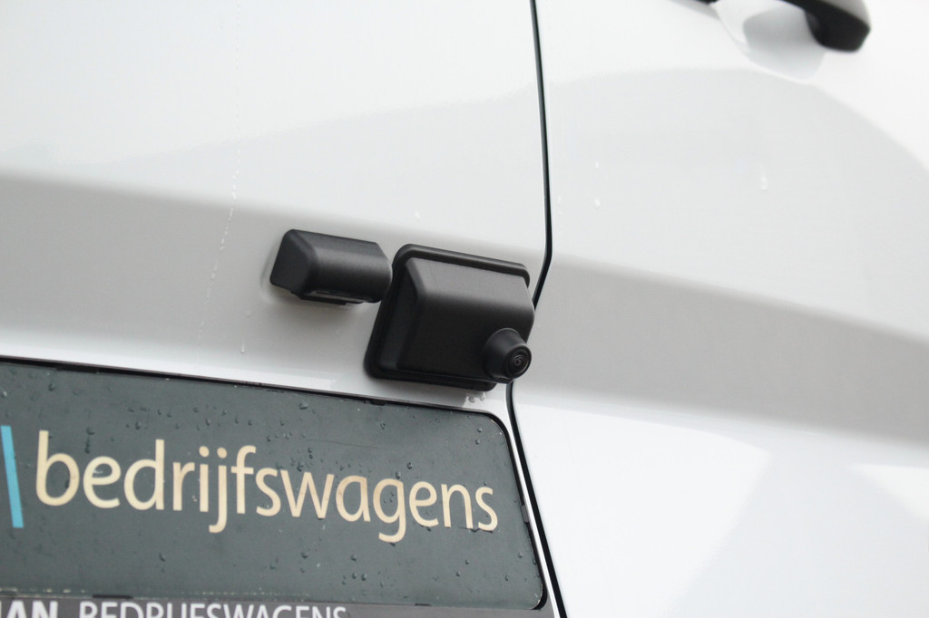 Ford E-Transit Custom 320 L2H1 Kombi | 9 persoons | Trend | 65kWh | 160kW/218pk | Trekgewicht 2300kg | Camera | Carplay/Android | Cruise | Lease 824,- p/m 12