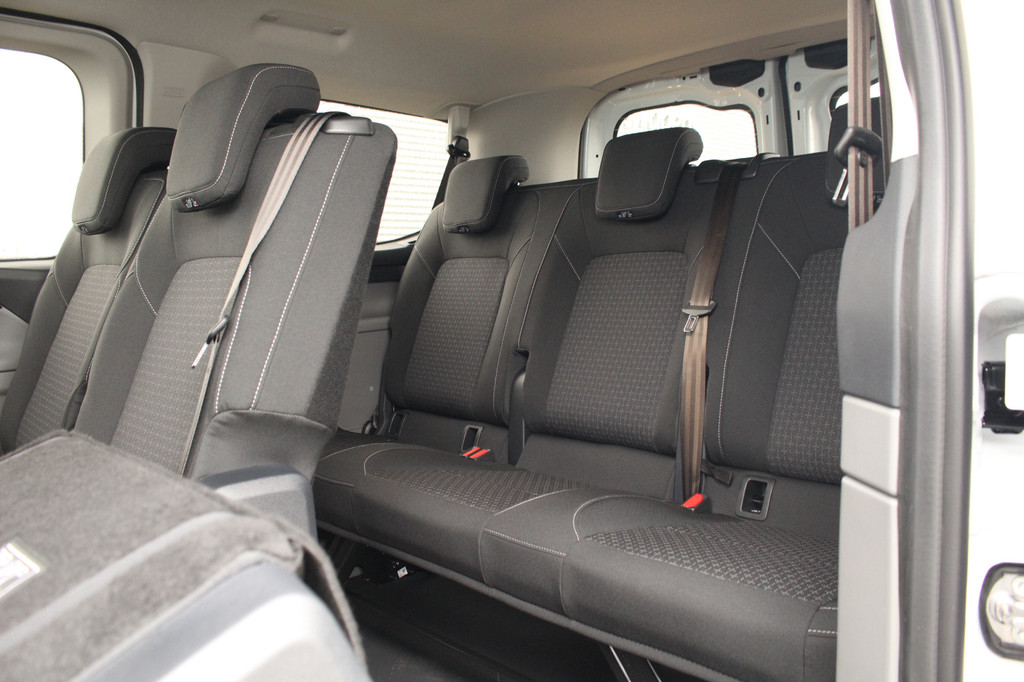 Ford E-Transit Custom 320 L2H1 Kombi | 9 persoons | Trend | 65kWh | 160kW/218pk | Trekgewicht 2300kg | Camera | Carplay/Android | Cruise | Lease 824,- p/m 21