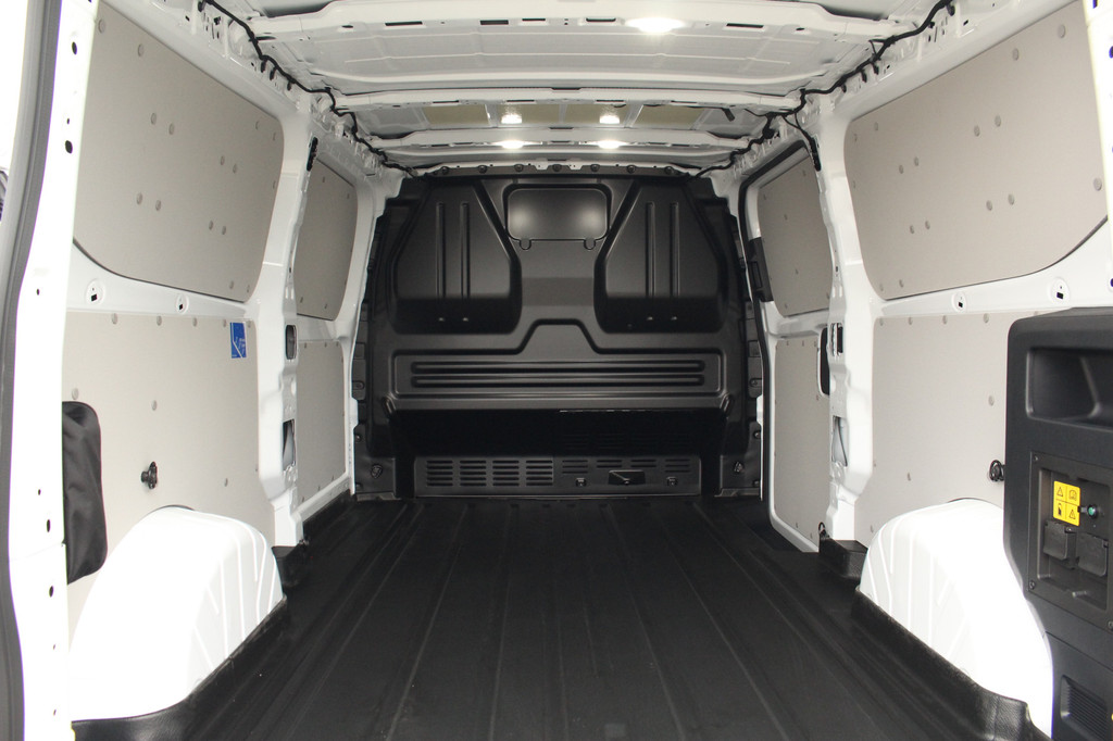 Ford E-Transit Custom 320 L2H1 Limited | 65kWh | 160kW/218pk | Trekhaak 2300kg | Pro-Power | Camera | Carplay/Android | Cruise | Lease 717,- p/m 10