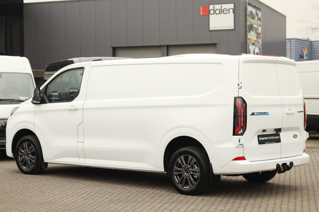Ford E-Transit Custom 340 L2H1 Limited | 65kWh | 160kW/218pk | Trekhaak 2300kg | Pro-Power | Camera | Carplay/Android | Cruise | Lease 717,- p/m 14