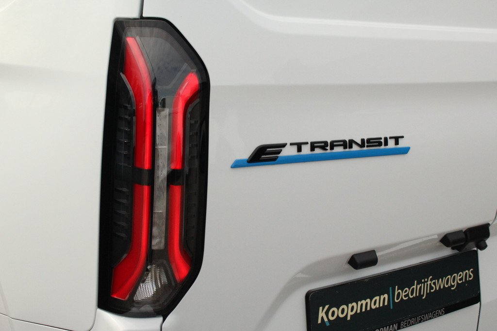 Ford E-Transit Custom 340 L2H1 Limited | 65kWh | 160kW/218pk | Trekhaak 2300kg | Pro-Power | Camera | Carplay/Android | Cruise | Lease 717,- p/m 15
