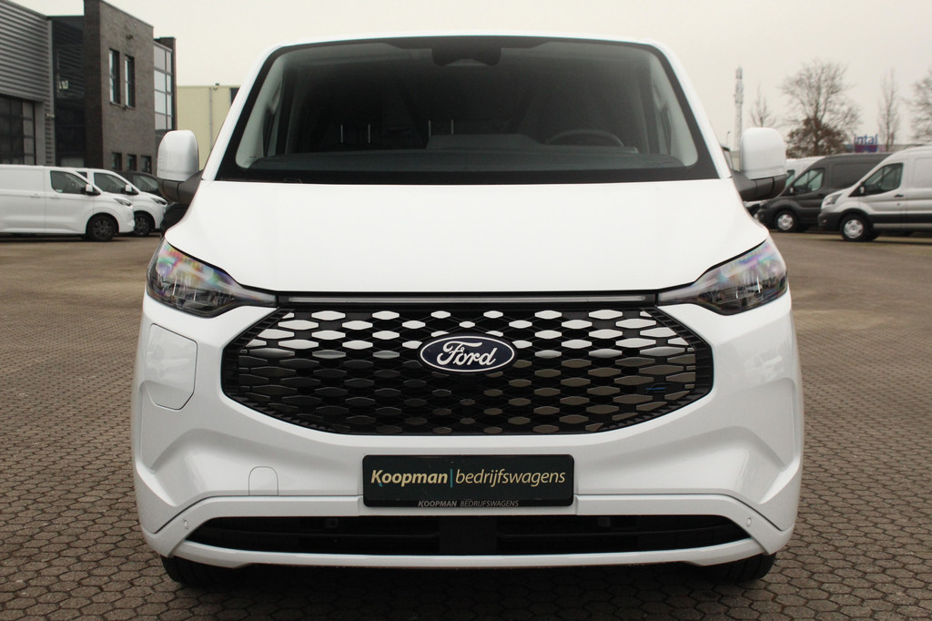 Ford E-Transit Custom 340 L2H1 Limited | 65kWh | 160kW/218pk | Trekhaak 2300kg | Pro-Power | Camera | Carplay/Android | Cruise | Lease 717,- p/m 3
