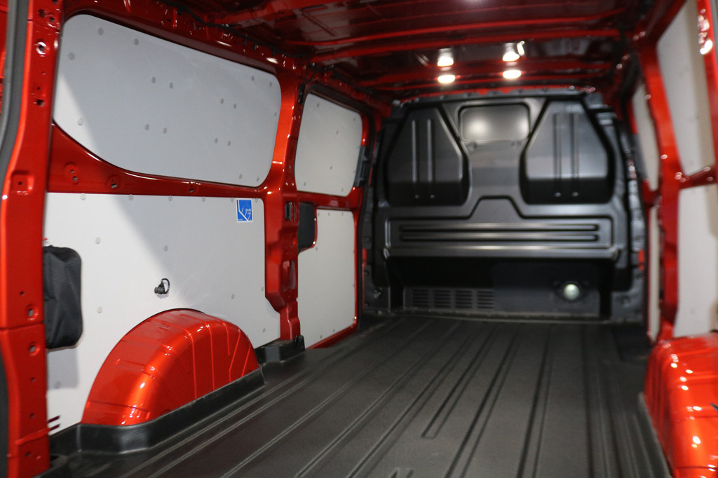 Ford E-Transit Custom 340 L2 H1 Limited 65 kWh 218pk 2x schuifdeur Led 360 Camera B&O 15