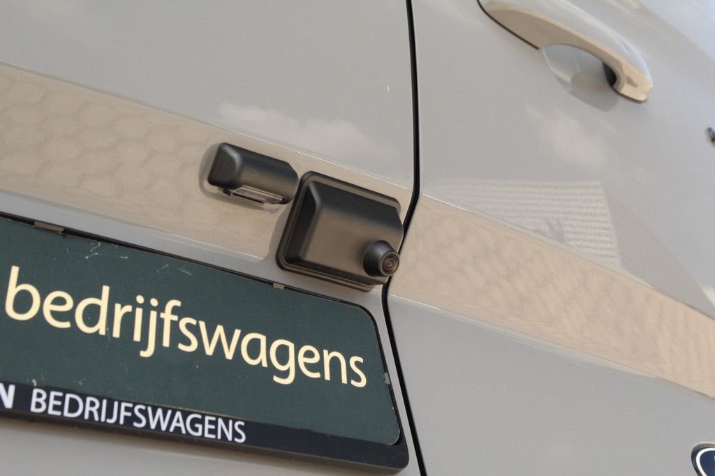 Ford E-Transit Custom 340 L2H1 Limited | 71 kWh | 160kW/218pk | L+R Schuifdeur | Stoel + Stuurverwarming | Camera | Carplay/Android | Cruise | Lease 753,- p/m 12