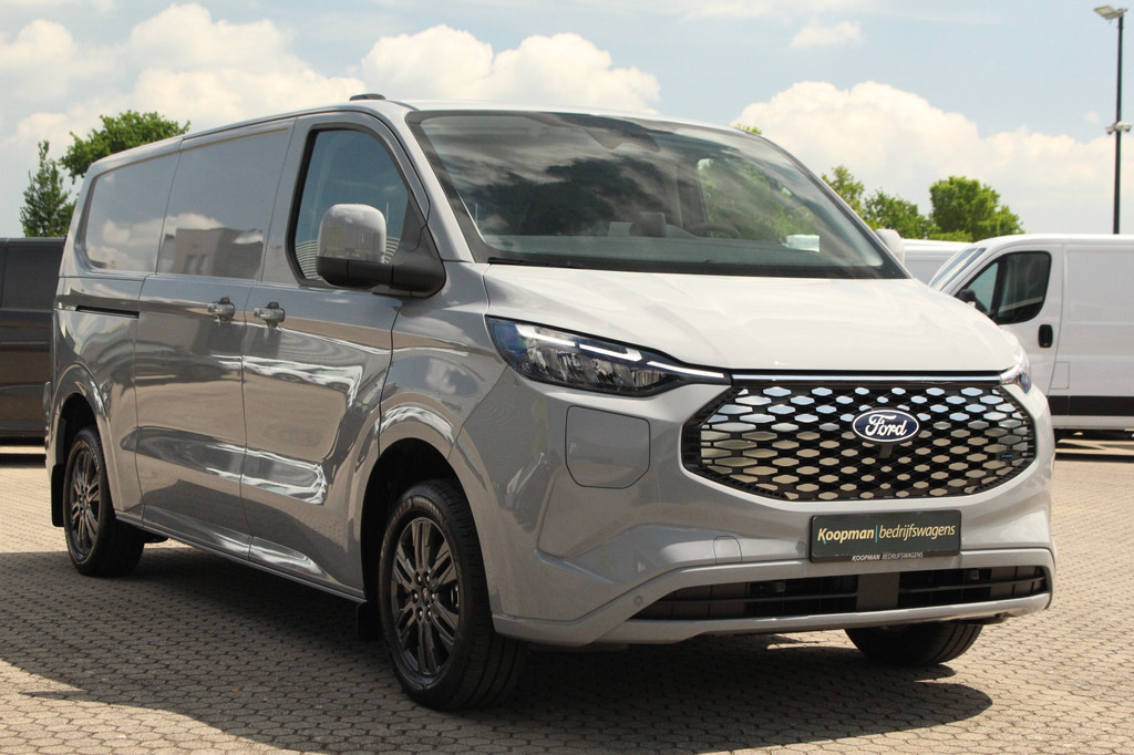 Ford E-Transit Custom 340 L2H1 Limited | 71 kWh | 160kW/218pk | L+R Schuifdeur | Stoel + Stuurverwarming | Camera | Carplay/Android | Cruise | Lease 753,- p/m 4