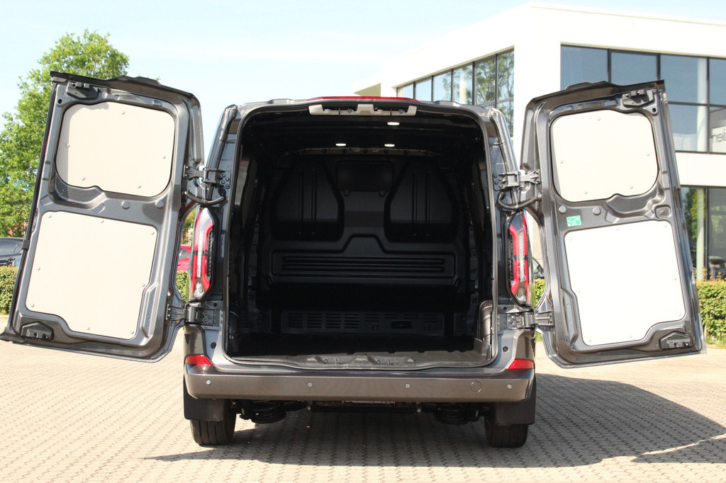 Ford E-Transit Custom 340 L2H1 Limited | 71 kWh | 160kW/218pk | L+R Schuifdeur | Stoel + Stuurverwarming | Camera | Carplay/Android | Cruise | Lease 753,- p/m 9
