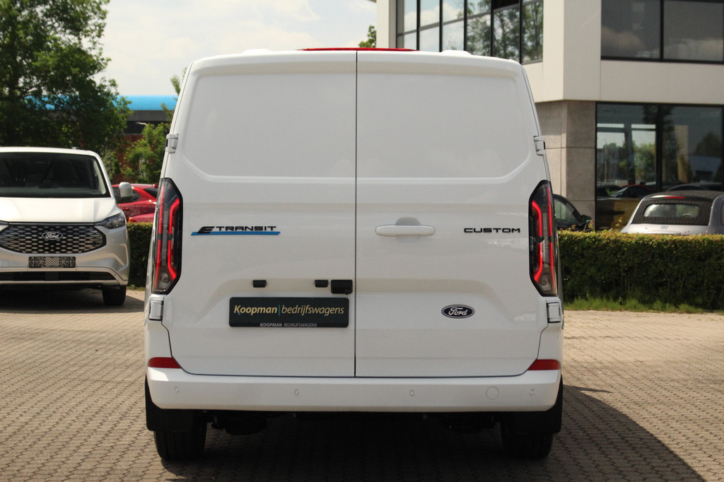 Ford E-Transit Custom 340 L2H1 Limited | 71 kWh | 160kW/218pk | Stoel + Stuurverwarming | Camera | Carplay/Android | Cruise | Lease 735,- p/m 8