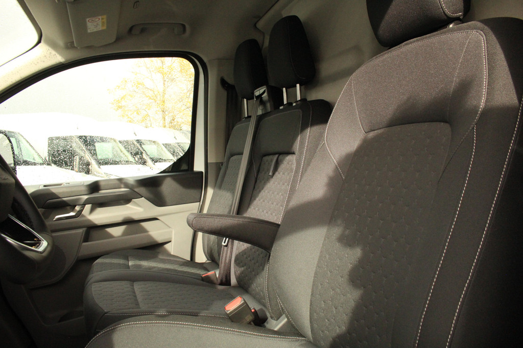 Ford E-Transit Custom 340 L2H1 Limited 71 kWh Automaat | Trekgewicht 2300kg | LED | Carplay | Keyless | Camera | Cruise | Stoel+Stuurvwer. | Lease 717,- p/m 14