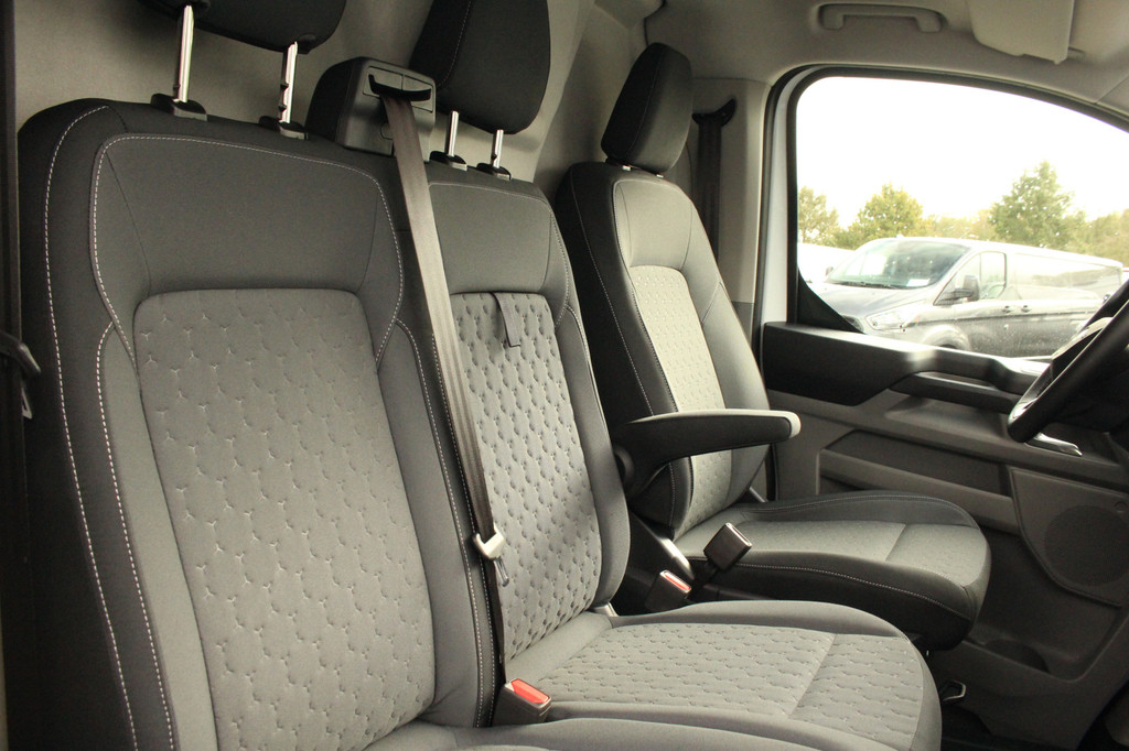 Ford E-Transit Custom 340 L2H1 Limited 71 kWh Automaat | Trekgewicht 2300kg | LED | Carplay | Keyless | Camera | Cruise | Stoel+Stuurvwer. | Lease 717,- p/m 16