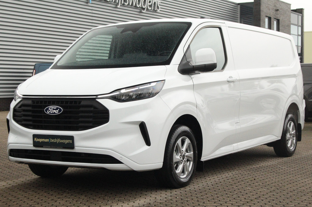 Ford E-Transit Custom 340 L2H1 Limited 71 kWh Automaat | Trekgewicht 2300kg | LED | Carplay | Keyless | Camera | Cruise | Stoel+Stuurvwer. | Lease 717,- p/m 2