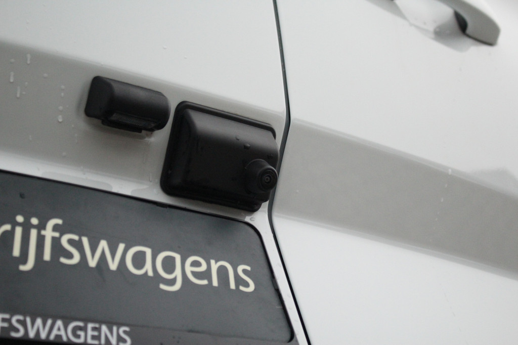 Ford E-Transit Custom 340 L2H1 Limited 71 kWh L2H1 Limited | Automaat | Trekgewicht 2300kg | L + R Zijdeur | Cruise | Stoel+Stuurvwer. | LED | Carplay | Keyless | Camera | Lease 771,- p/m 11