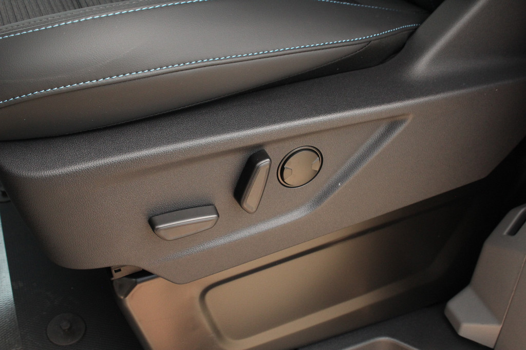 Ford E-Transit Custom 340 L2H1 Sport | 71kWh | 160kW/218pk | Trekgewicht 2300kg | ProPower | Camera | Carplay/Android | Cruise | Lease 771,- p/m 19