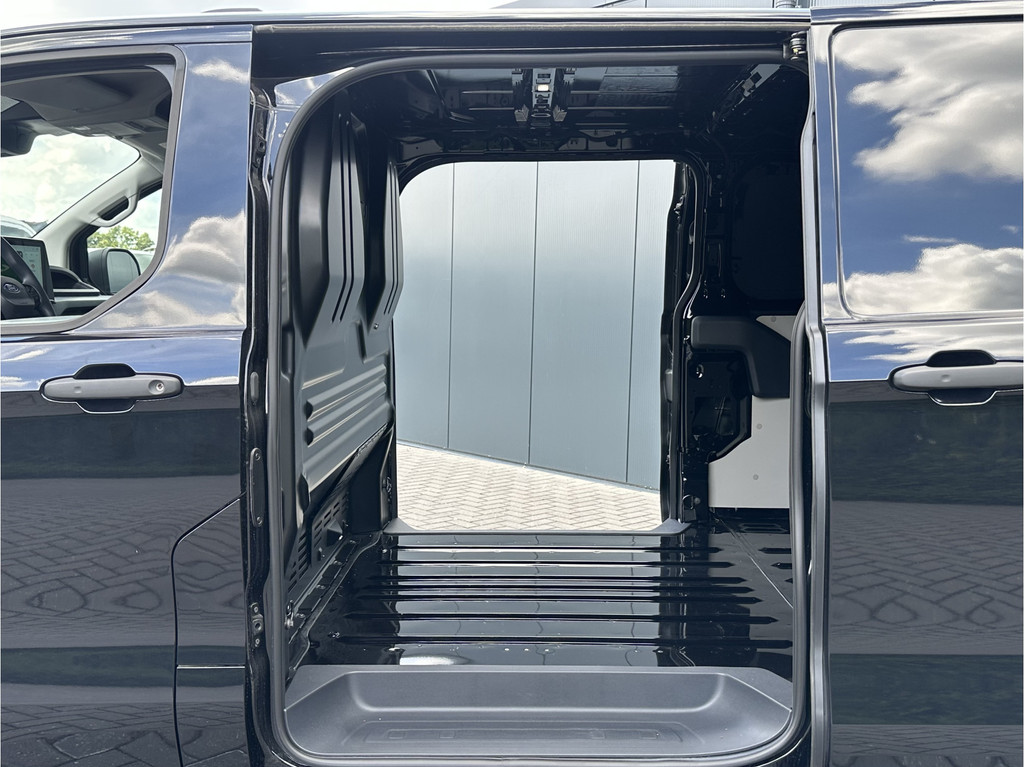 Ford E-Transit Custom 71 kWh FULL ELECTRIC / L2H1 / ** NIEUW ** / 2.057 KM / 2x ELEKTRISCHE SCHUIFDEUREN / CAMERA / ECC / CRUISE / CARPLAY 10
