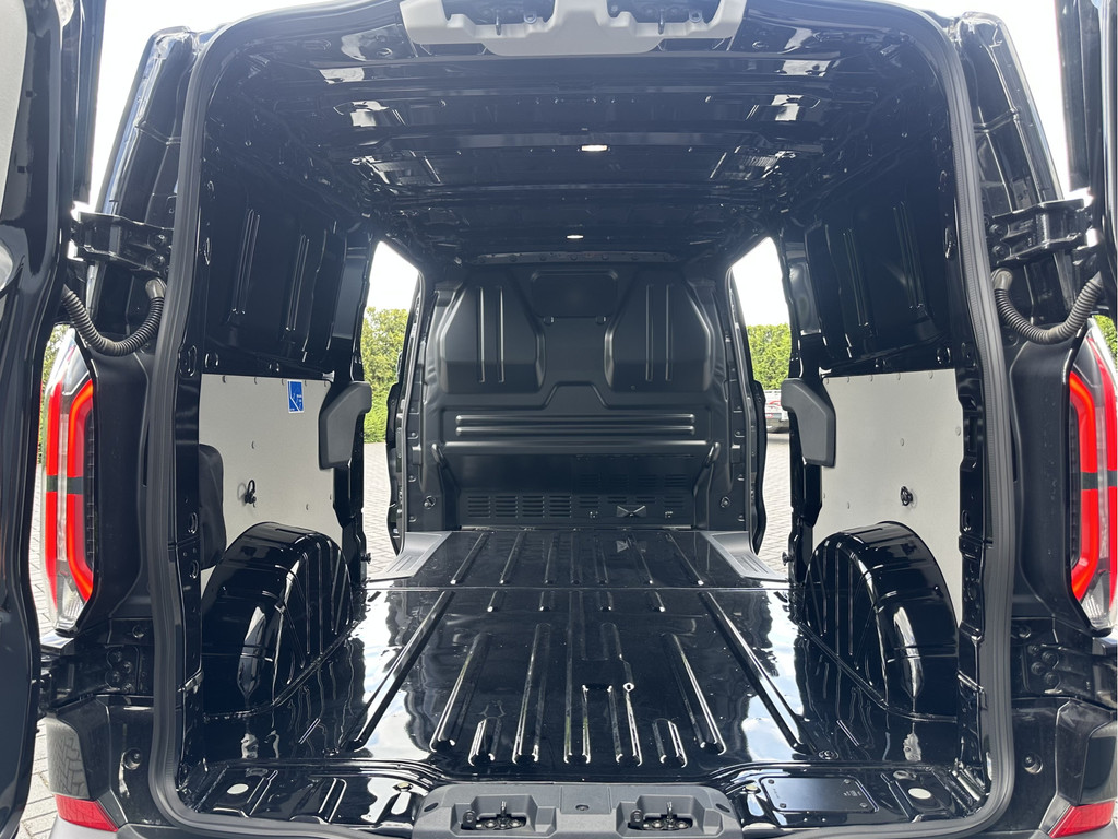 Ford E-Transit Custom 71 kWh FULL ELECTRIC / L2H1 / ** NIEUW ** / 2.057 KM / 2x ELEKTRISCHE SCHUIFDEUREN / CAMERA / ECC / CRUISE / CARPLAY 9