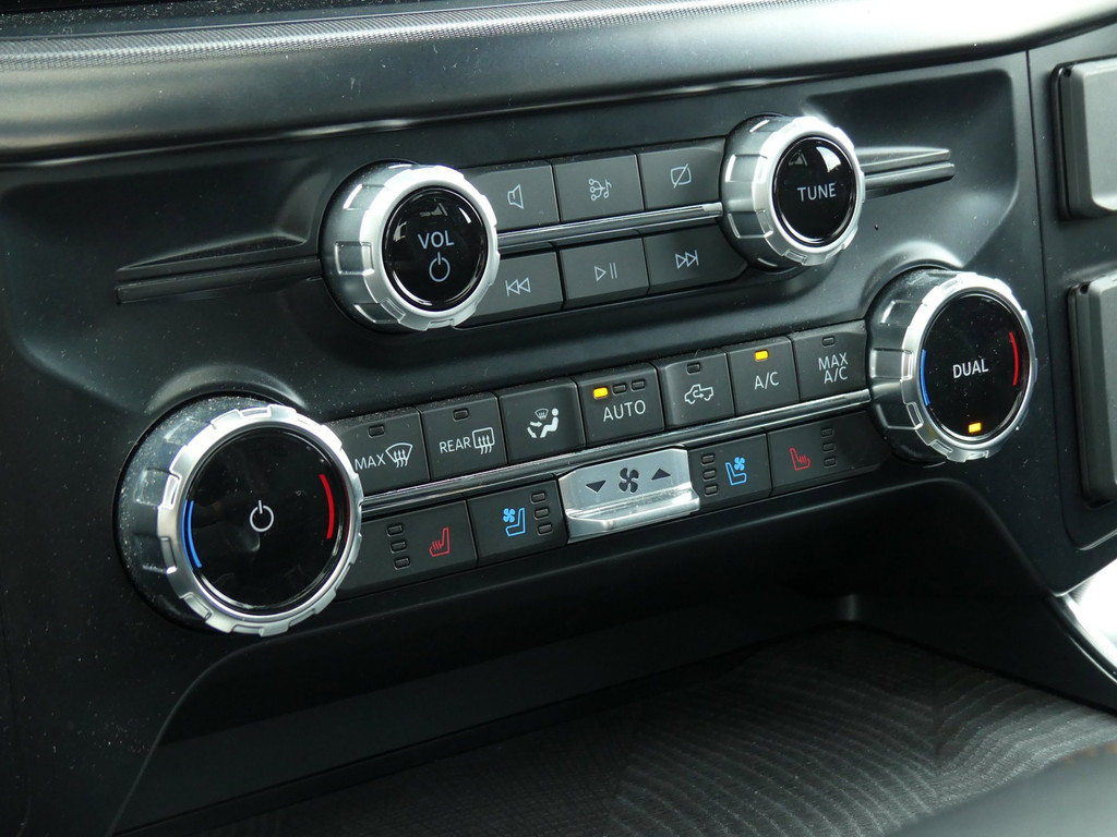 Ford F-150 V6 Platinum AWD 5P / B&O / PANO / 17