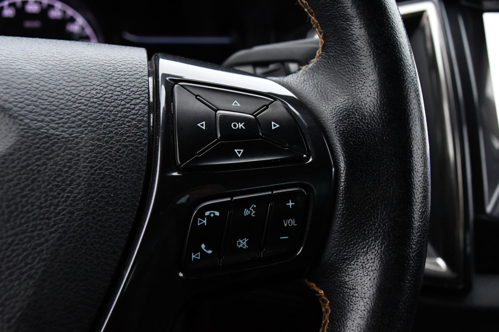 Ford Ranger 2.0 EcoBlue Wildtrak Supercab Adaptieve Cruise, Camera, Carplay, 3500kg Trekhaak, 213pk, Automaat Multimedia, Stoelverwarming, Leder, uniek! 19