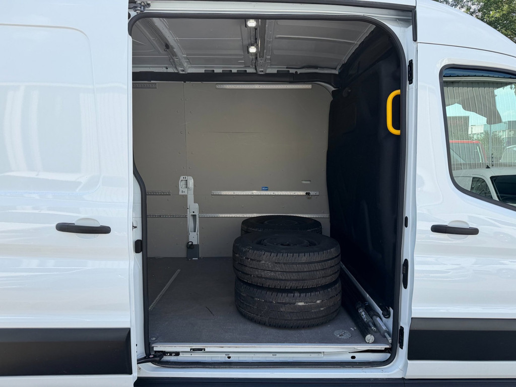 Ford TRANSIT 350 2.0 TDCI L3H2 Trend / Camera / Cruise / 3 zits / Multi stuur 8