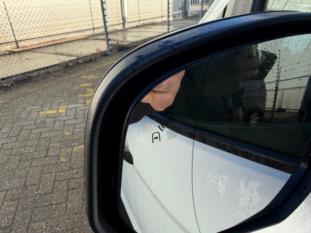 Ford TRANSIT CONNECT 1.5 EcoBlue L1 Limited / Automaat 120PK / Laadruimte inrichting / Camera / 3 zits 18