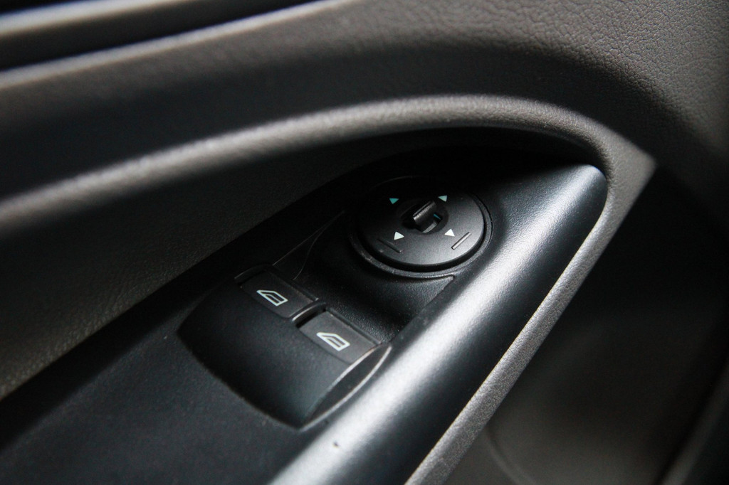 Ford TRANSIT CONNECT 1.5 EcoBlue L2 Trend / Camera / sync 3 / Verwarmde voorruit 15