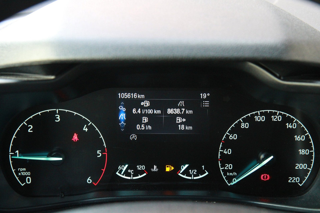 Ford TRANSIT CONNECT 1.5 EcoBlue L2 Trend / Camera / sync 3 / Verwarmde voorruit 17